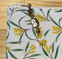 Load image into Gallery viewer, Wattle Scatter pouch with boxed bottom - 19cm x 14cm with Zip Charm