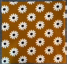 Load image into Gallery viewer, 15” X 15” Inch Mustard & White Daisy Project bag - With Inside Pocket & Zip Charm