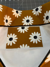 Load image into Gallery viewer, 15” X 15” Inch Mustard & White Daisy Project bag - With Inside Pocket & Zip Charm