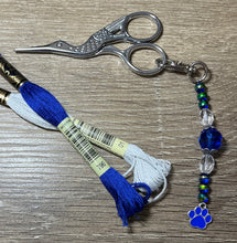 Load image into Gallery viewer, doggo scissor fob