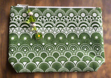 Load image into Gallery viewer, Sonia's Needle & Thread Accessory Pouch Cross Stitch Storage