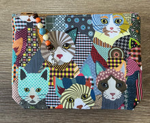 Load image into Gallery viewer, Retro Cats with boxed bottom - 19.5cm x 14cm with Zipper Charm