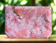 Load image into Gallery viewer, Wild Carrots pouch with boxed bottom - 19cm x 14cm with Zipper Charm