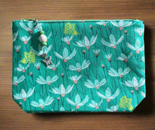 Load image into Gallery viewer, Sonia's Needle & Thread Accessory Pouch Cross Stitch Storage