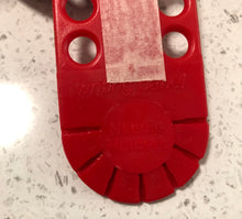 Load image into Gallery viewer, Thread Organiser with Thread Cutter & Needle Holders