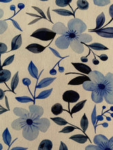 Load image into Gallery viewer, 15 ” X 15 ” Inch Blue &amp; White Floral Project Bag
