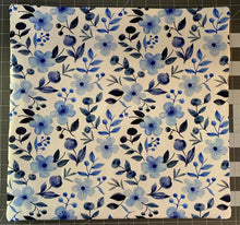 Load image into Gallery viewer, 15 ” X 15 ” Inch Blue &amp; White Floral Project Bag
