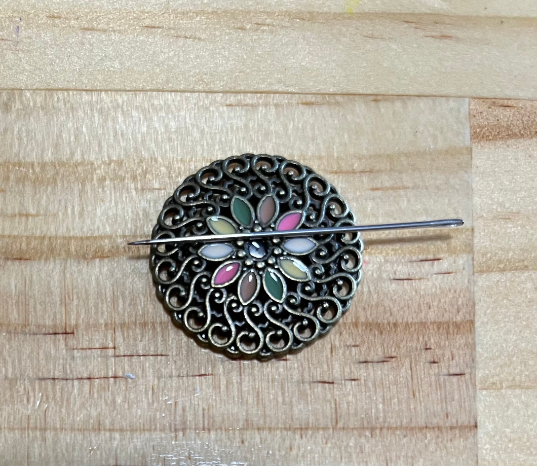 Antique Gold Floral Needle Minder