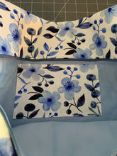 Load image into Gallery viewer, 15 ” X 15 ” Inch Blue &amp; White Floral Project Bag
