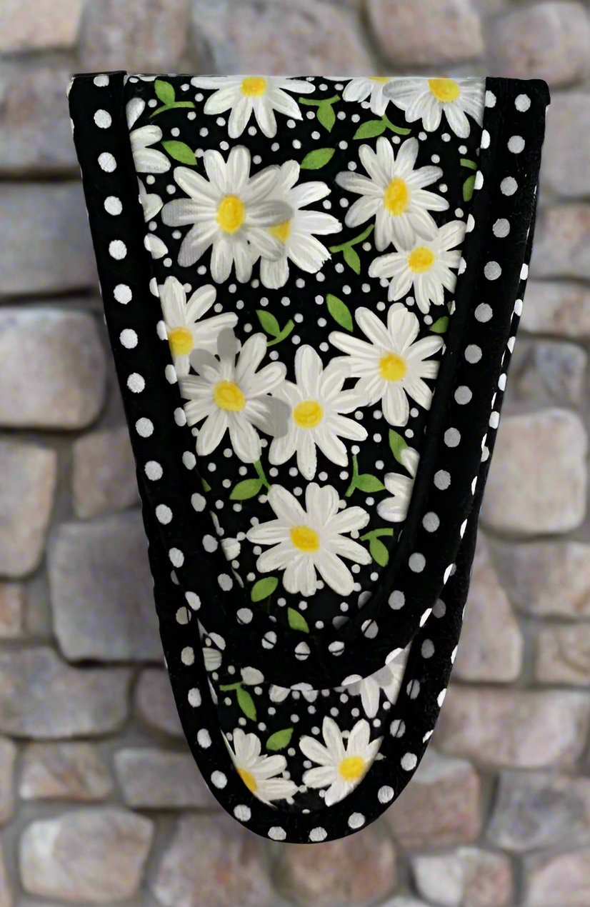 white daisy & polka dot scissor case
