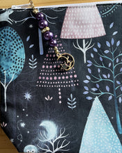 Load image into Gallery viewer, Nightfall pouch with boxed bottom - 19cm x 14cm with Zipper Charm
