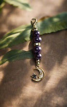 Load image into Gallery viewer, Nightfall pouch with boxed bottom - 19cm x 14cm with Zipper Charm
