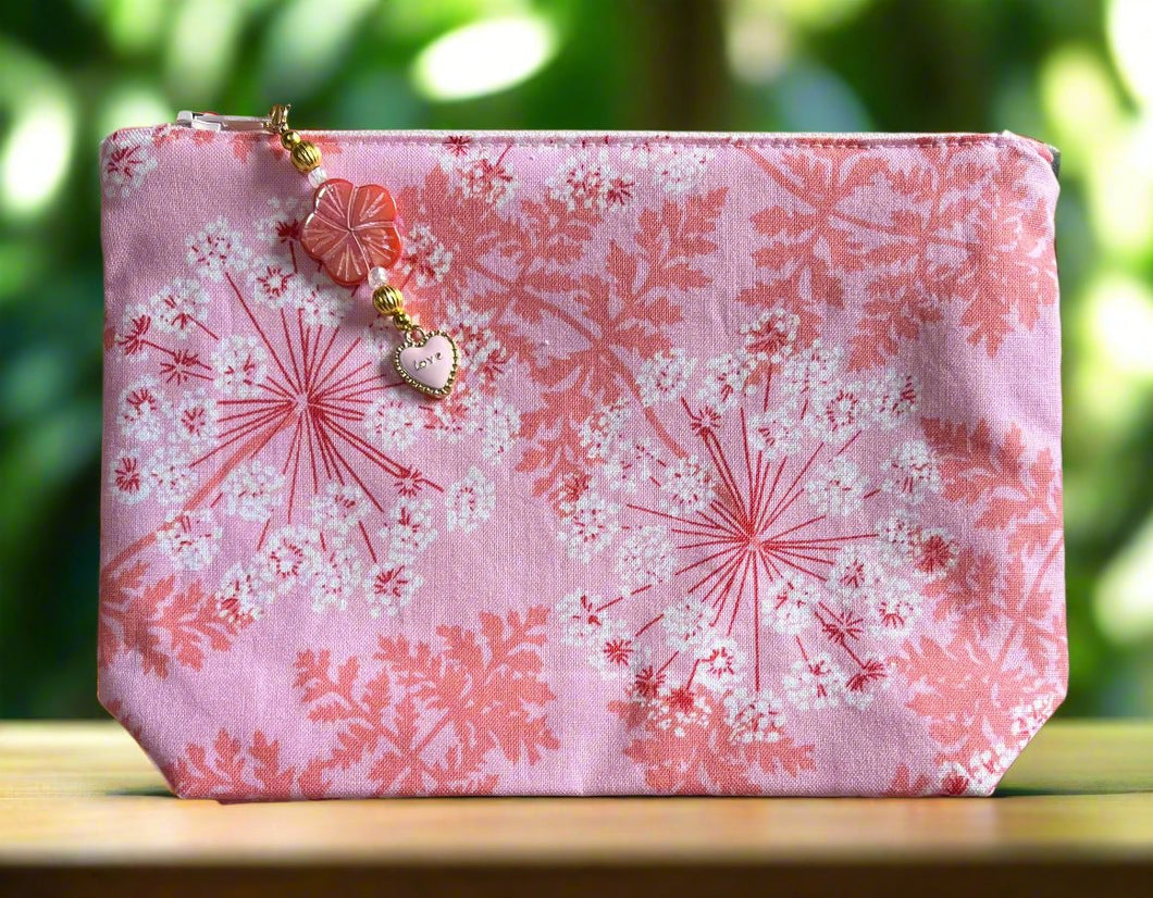 Wild Carrots pouch with boxed bottom - 19cm x 14cm with Zipper Charm